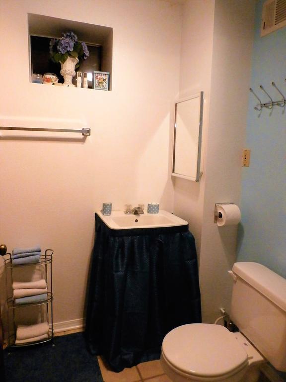 Charming Downstairs Unit * Oakhurst
