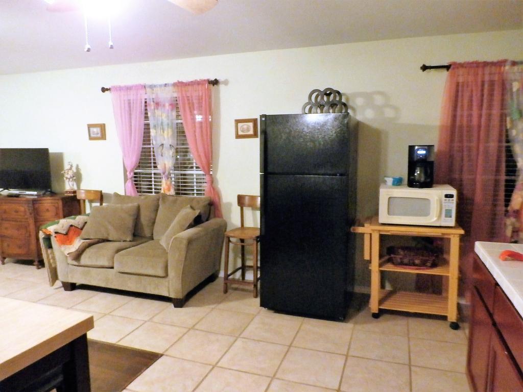 Charming Downstairs Unit Appartamento *