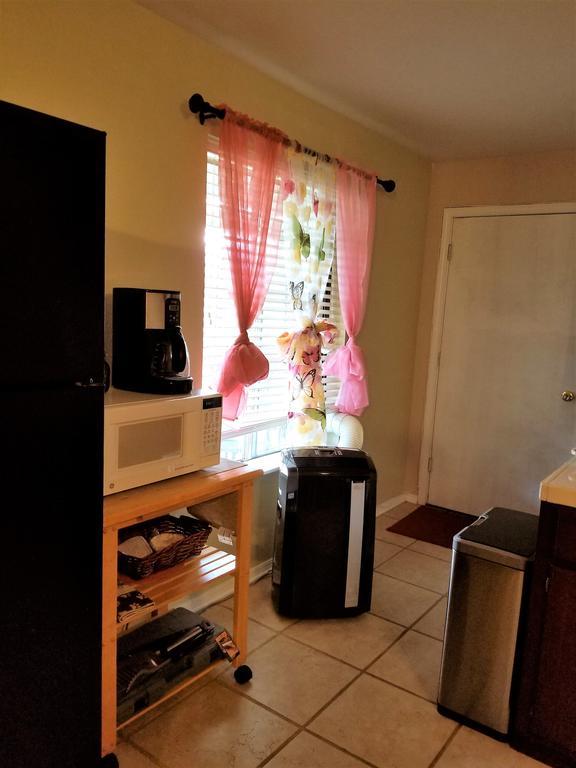 Charming Downstairs Unit *