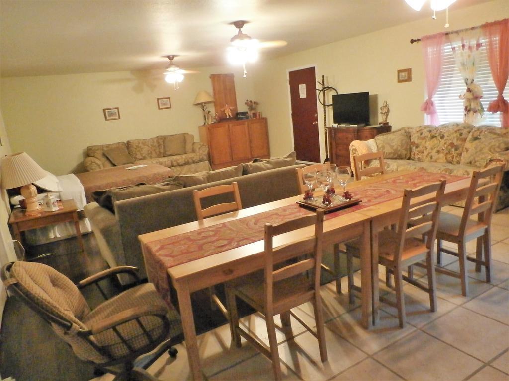 Charming Downstairs Unit Appartamento *